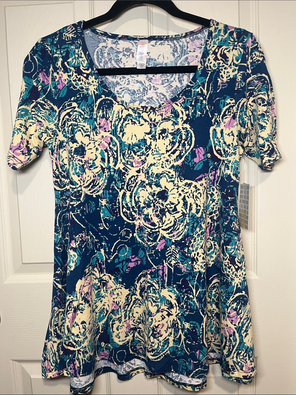 Women's Floral Scoop Neck Top in Navy and Cream